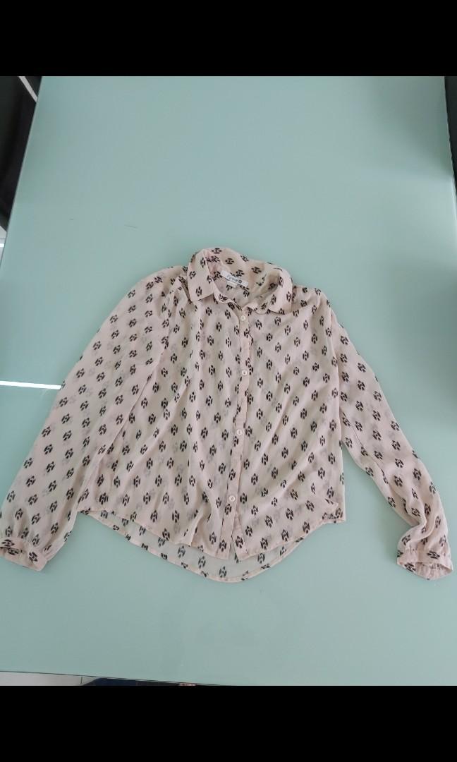 Forever 21 Longsleeves (BNWOT) (Category: Longsleeves) located in Pasig City. Submitted by panavi (Listing ID 1149225119, Image 1). Description: BNWOT Size: Medium Material: Chiffon.