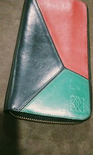 (Category: ) located in . Submitted by brandedusedbags (Listing ID 1149149769, Image 1). Description: .
