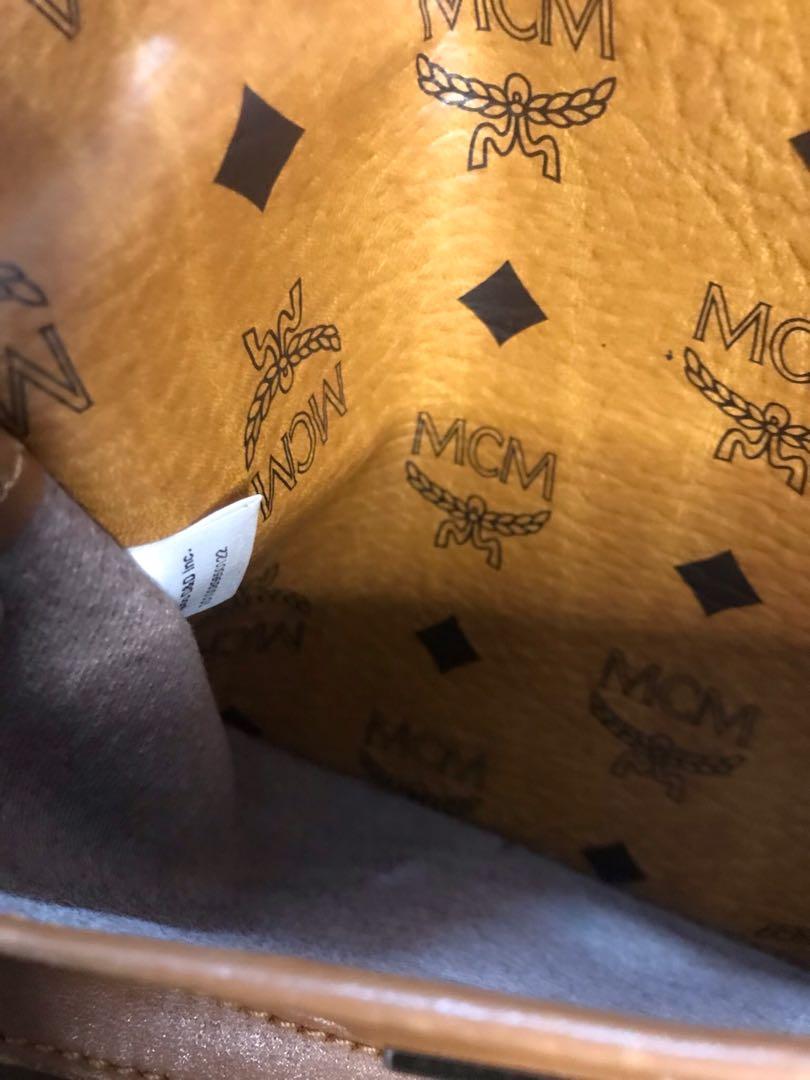 MCM tote shoppers bag (Category: Luxury Bags & Wallets) located in Baguio. Submitted by graciastell (Listing ID 1149186484, Image 3). Description: Preloved in good condition Normal signs of used (No dustbag ) What you see is what you get Dm for need further assistance 🙂.