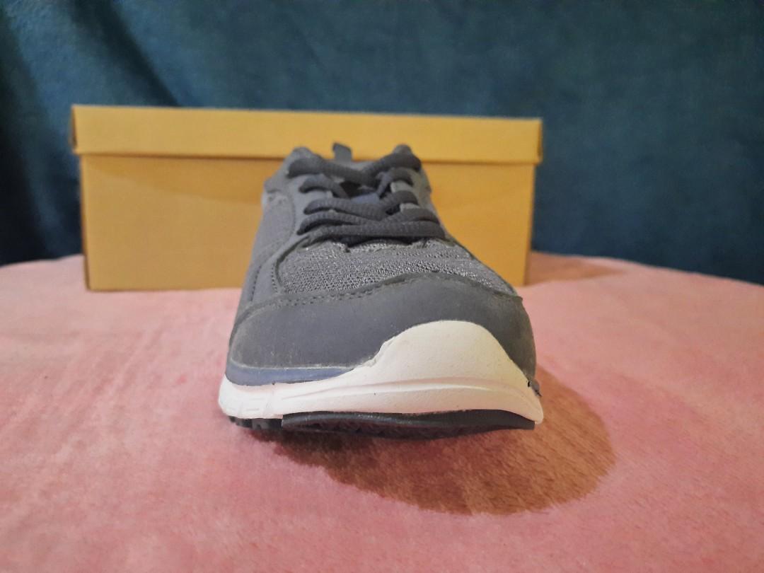 payless running shoes