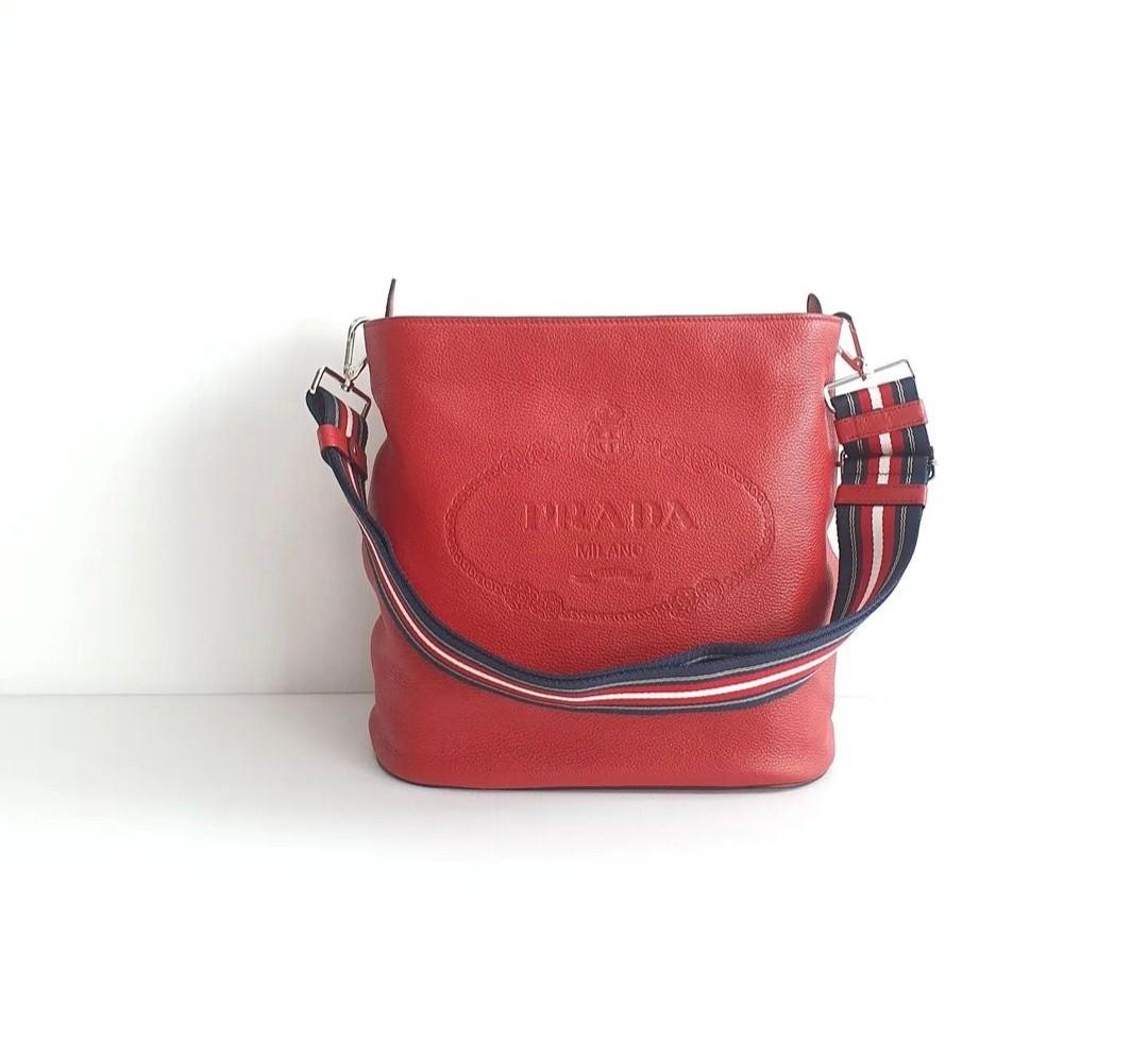 prada 1be023