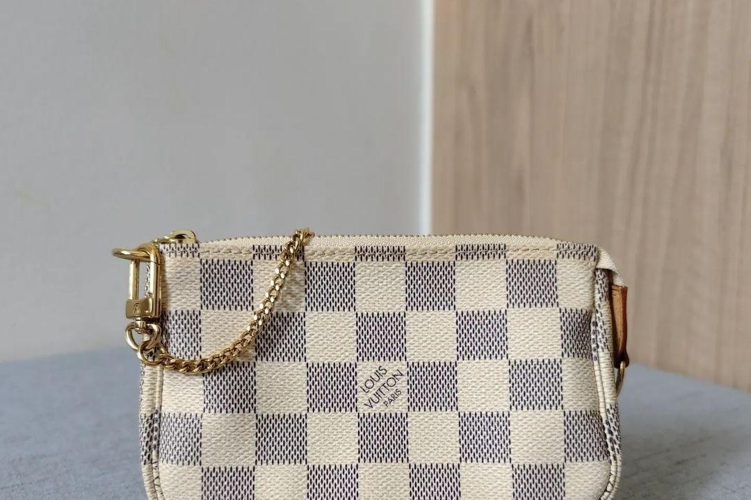 🔴 SOLD 🔴 $575 SHIPPED Pre-owned Authentic Louis Vuitton MINI Pochette  Accessoires Damier Azur Handbag Serial / Date Code -…