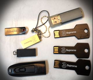 記憶卡 手指 Memory Sticks