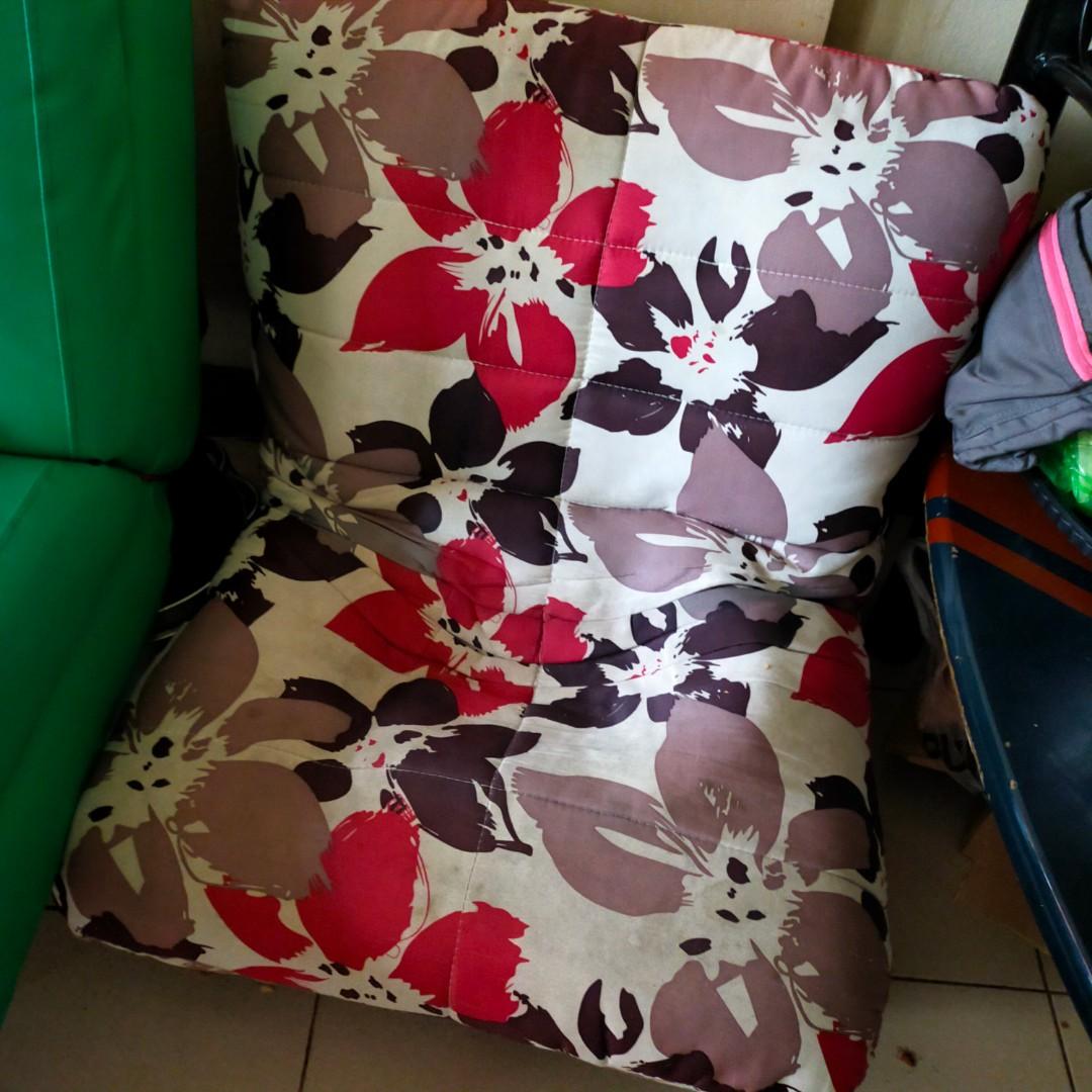 Sofa chair (Category: Sofas) located in Manila. Submitted by buyandbeblessed (Listing ID 1149112165, Image 2). Description: washable cover low sofa 1 seater/solo decluttering.