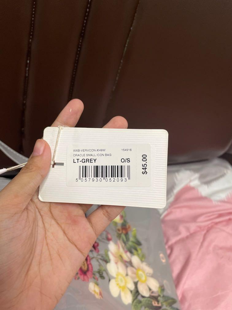 Ted Baker Icon Bag (Category: Tote Bags) located in Taguig. Submitted by rep13 (Listing ID 1149112341, Image 3). Description: Ted Baker Oracle Small Icon Bag - bought at Macy’s New York, never used..