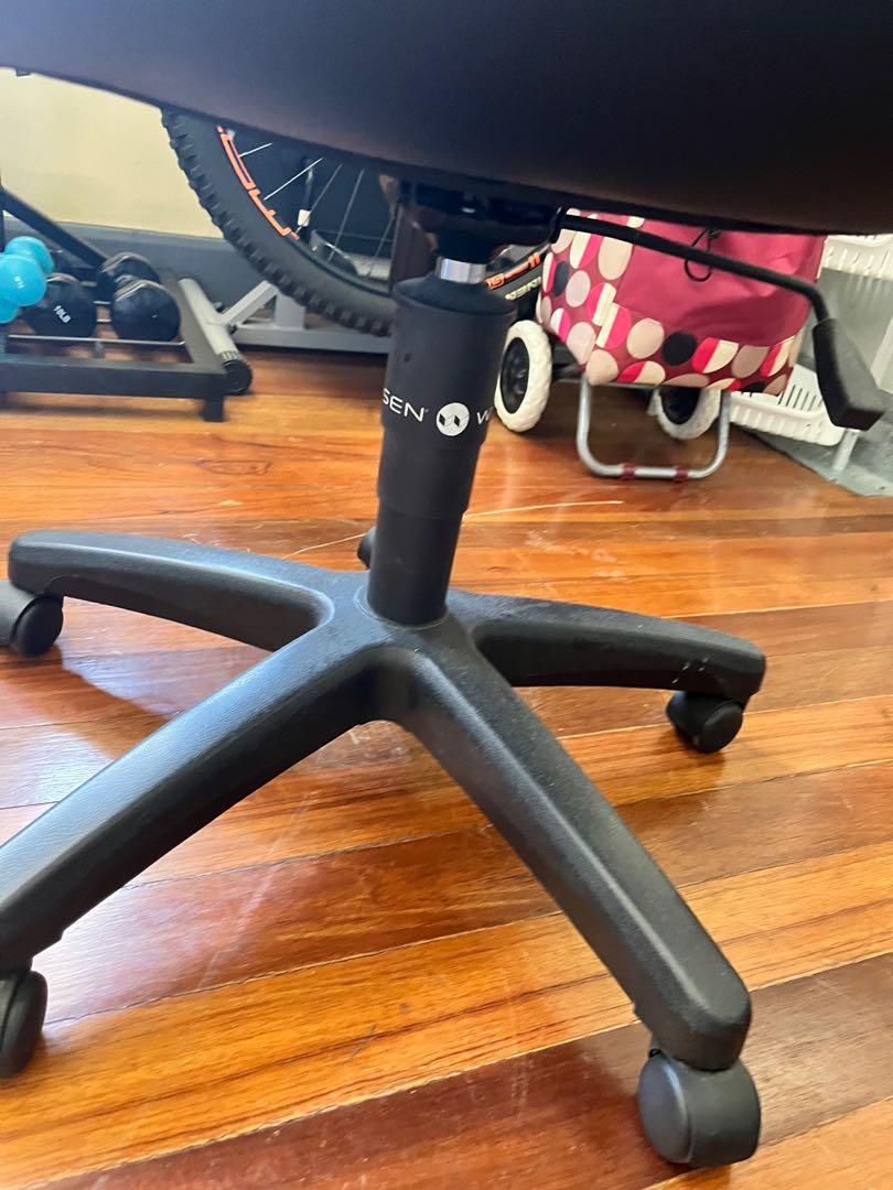 Used Office Chair Wysen, Furniture & Home Living, Office Furniture