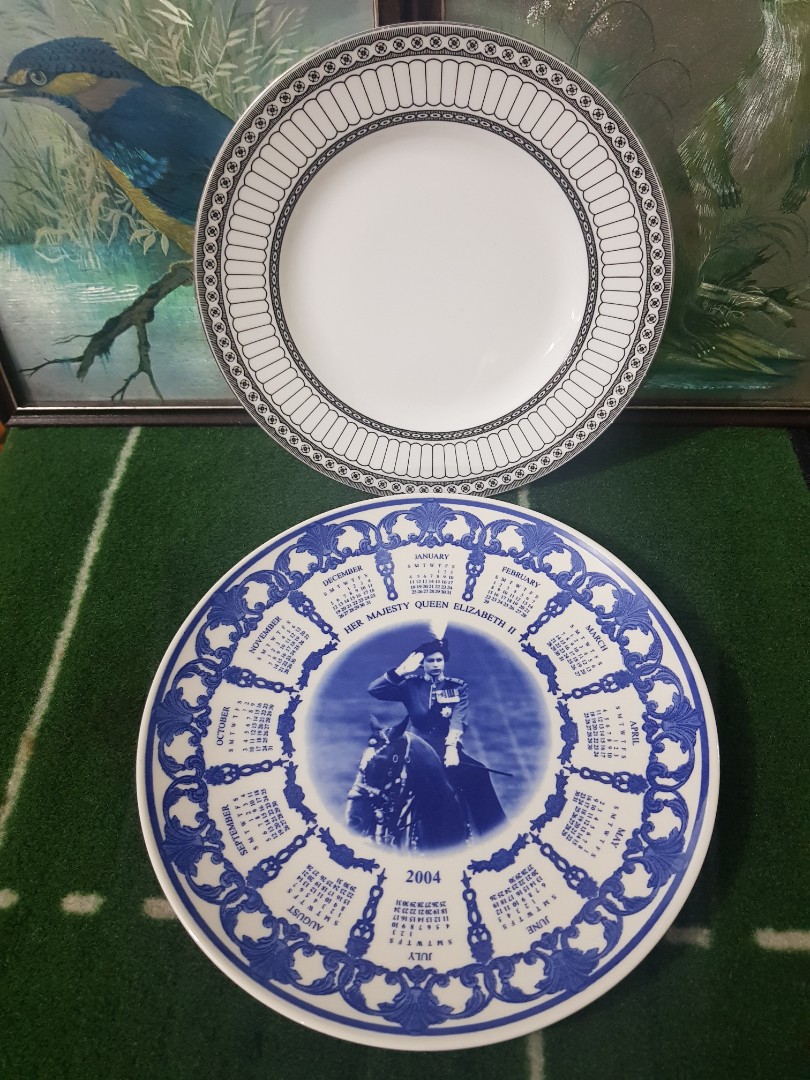 0Wedgewood Calendar plate 2004 Queen Elizabeth II and Wedgewood