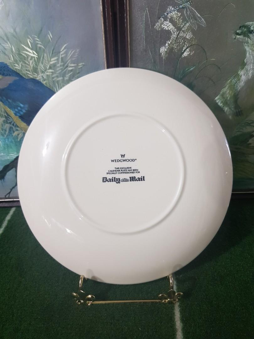 0Wedgewood Calendar plate 2004 Queen Elizabeth II and Wedgewood