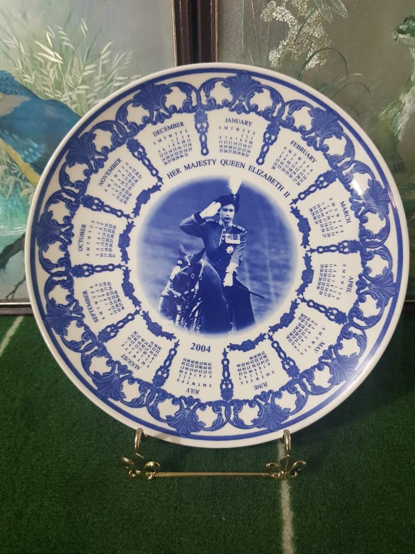 0Wedgewood Calendar plate 2004 Queen Elizabeth II and Wedgewood