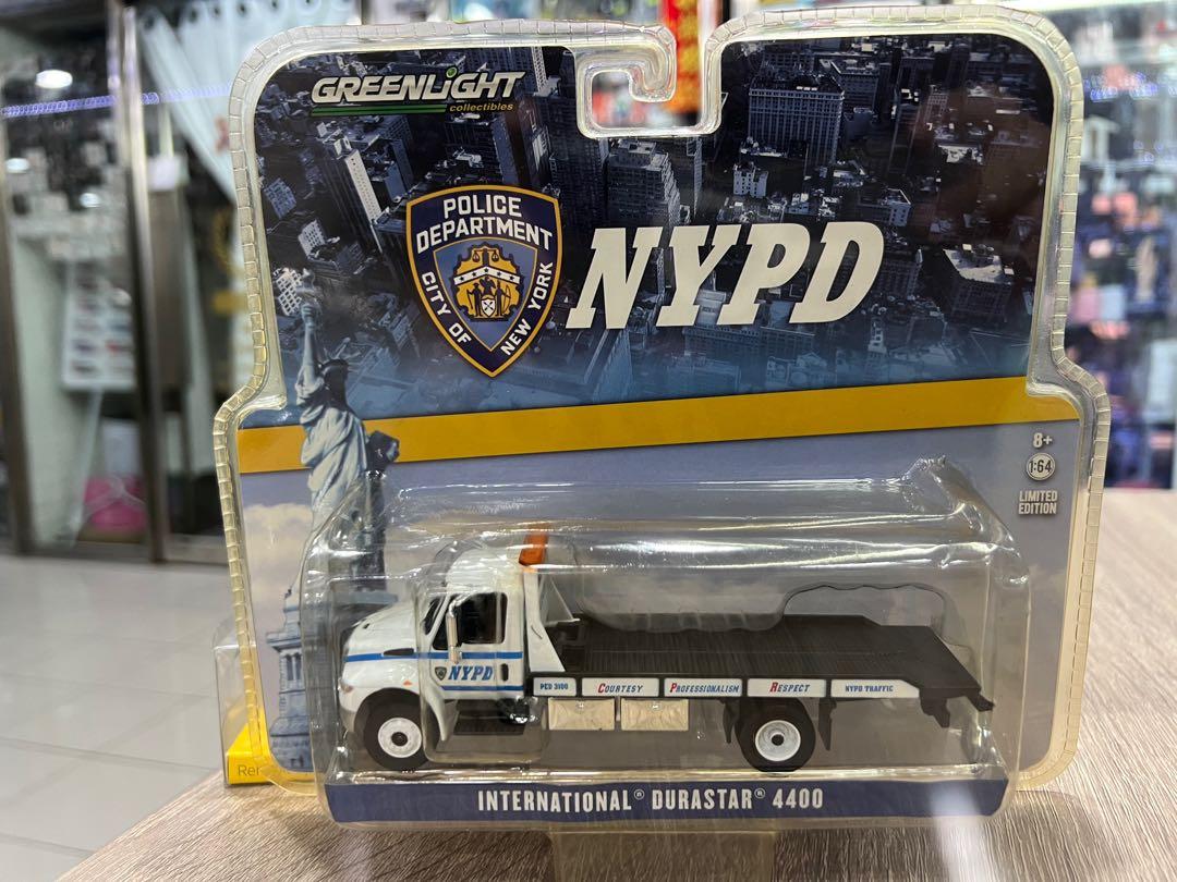 1 64 1 64 Greenlight Nypd New York Police International Durastar 4400 紐約警察拖車 興趣及遊戲 玩具 遊戲類 Carousell
