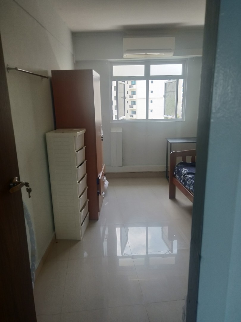 (Category: ) located in . Submitted by yilin7 (Listing ID 1149358335, Image 1). Description: .