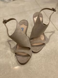 (Category: ) located in . Submitted by ribbonsbows (Listing ID 1149290793, Image 1). Description: .