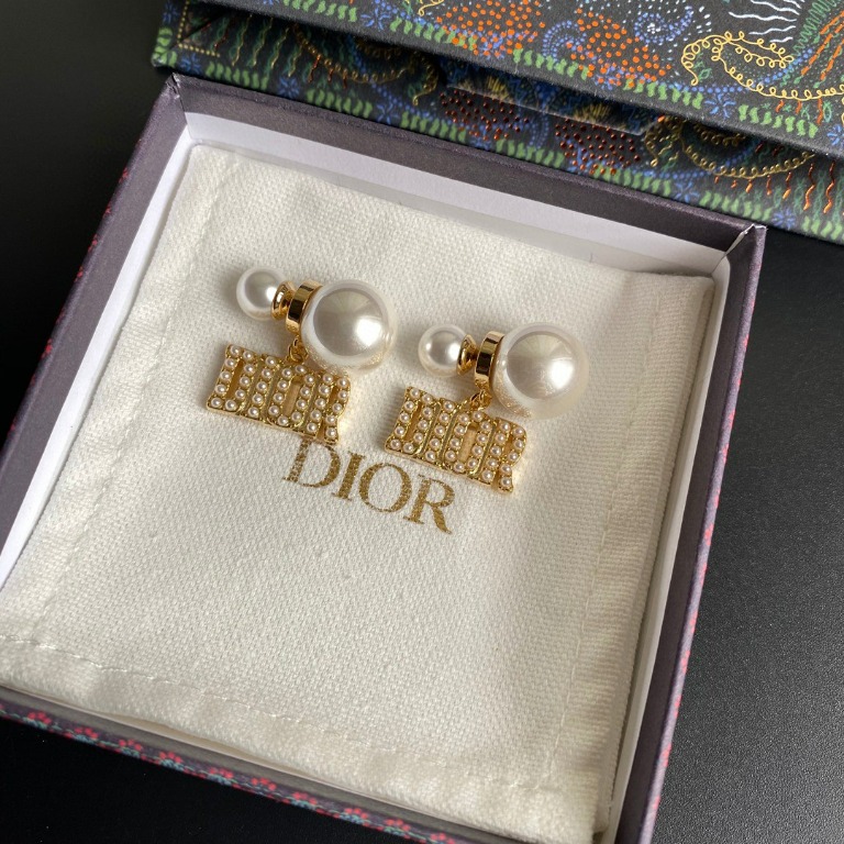 Dior alphabet online earring