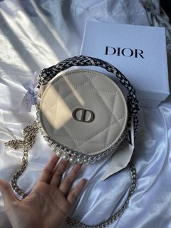 (Category: ) located in . Submitted by icywardrobe (Listing ID 1149350206, Image 1). Description: .