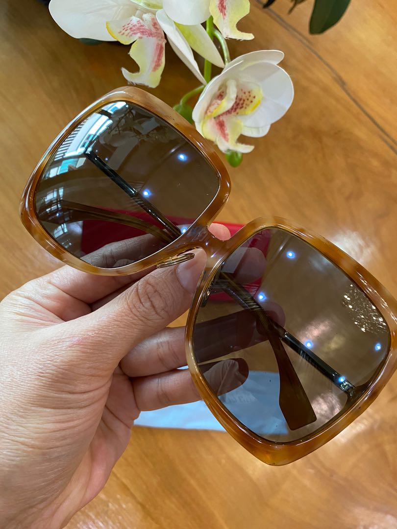 FENDI OVERSIZED SUNGLASSES Women s Fashion Watches Accessories Sunglasses Eyewear on Carousell