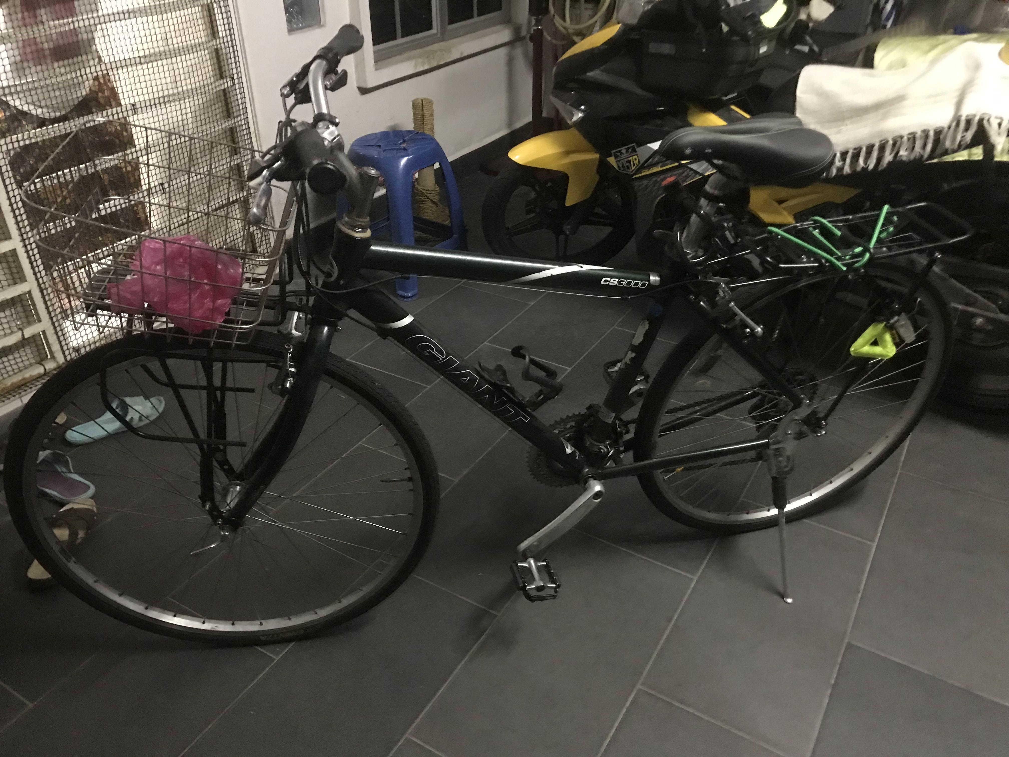 Giant Touring Bike CS3000 700C Aluminum, Sports Equipment, Bicycles