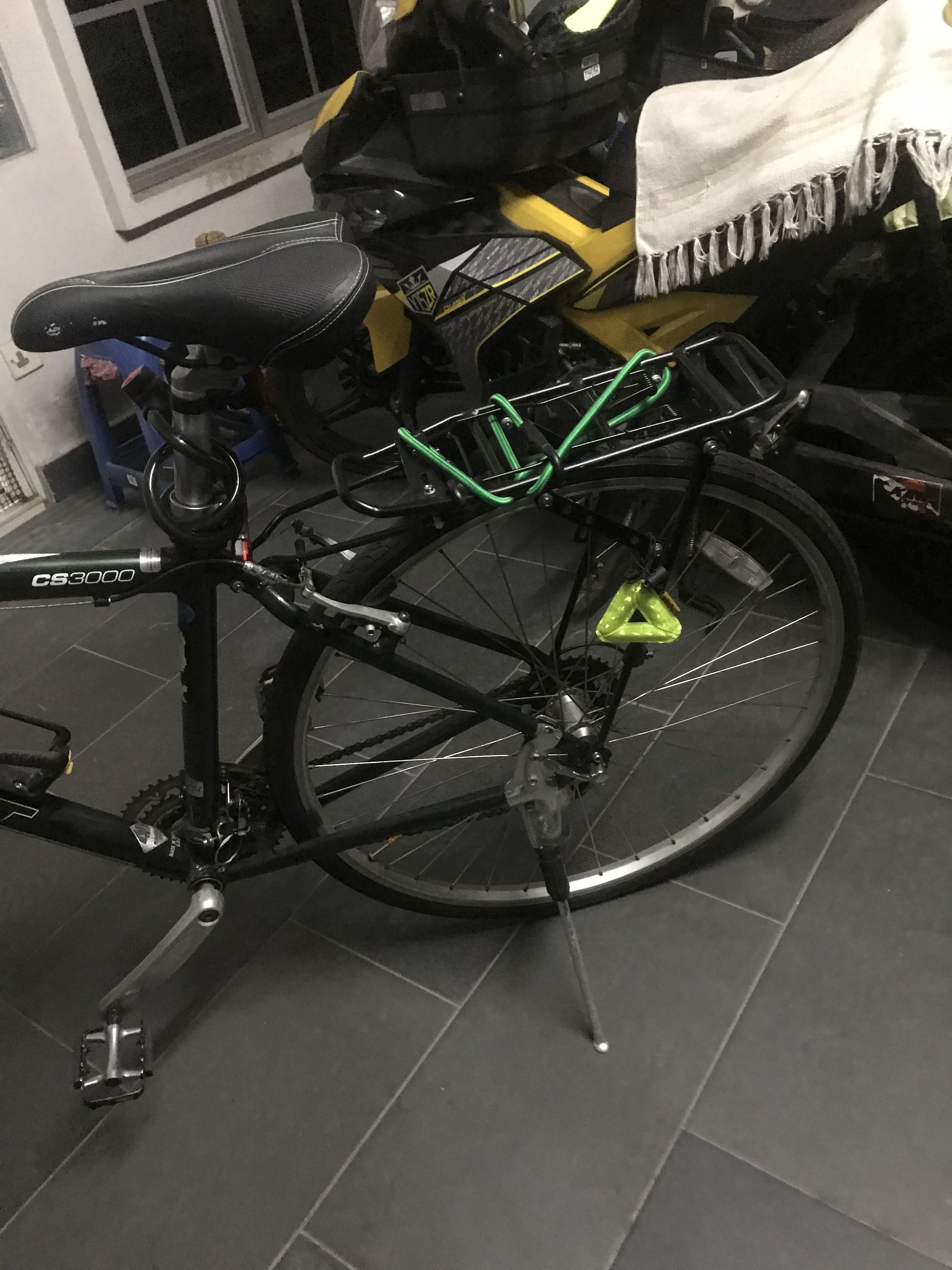 Giant Touring Bike CS3000 700C Aluminum, Sports Equipment, Bicycles