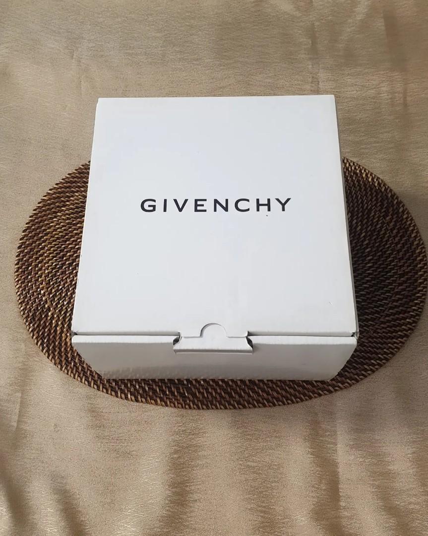 Givenchy Diamond Logo Mugs and Plates Set with Dinner Fork, Furniture
