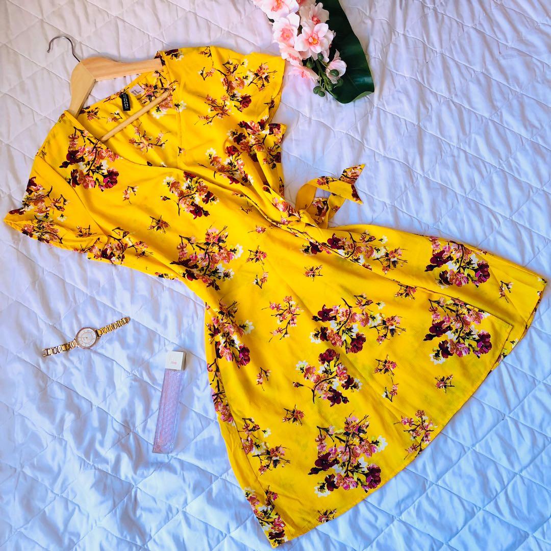 H&m yellow floral wrap dress hot sale