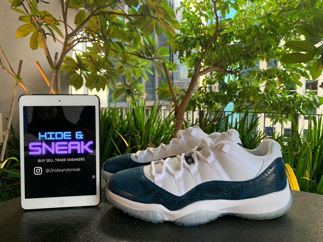 JORDAN 11 LOW BLUE SNAKE SKIN
