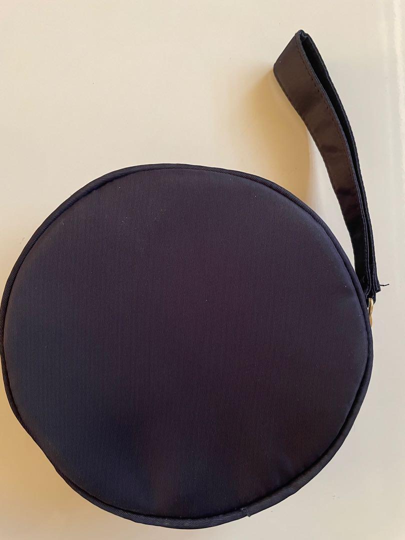 Lanvin Wrislet Wallet (Category: Luxury Bags & Wallets) located in Las Pinas. Submitted by bienmdd (Listing ID 1149294238, Image 3). Description: In good condition Navy blue color Authentic .