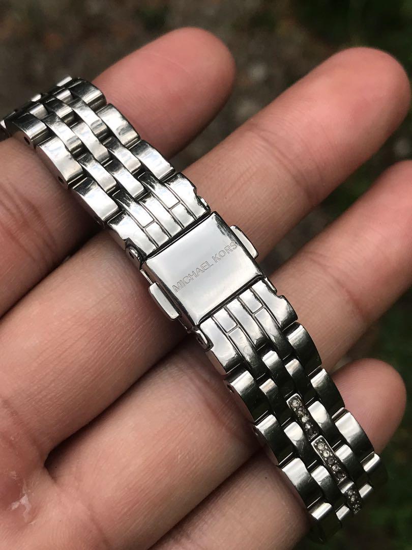 MICHAEL KORS Preloved Cinthia Mother of Pearl MK3641 Women s Fashion Watches Accessories Watches on Carousell
