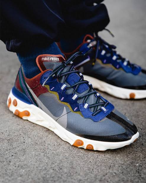 nike react element 87 dusty peach on feet