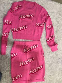 One set moschino