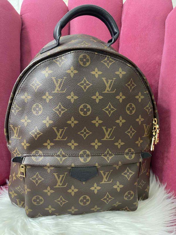 Palmspring MM size (Category: Luxury Bags & Wallets) located in Manila. Submitted by dendc (Listing ID 1149380436, Image 1). Description: Rank AB+ with signs of usage no cracks .