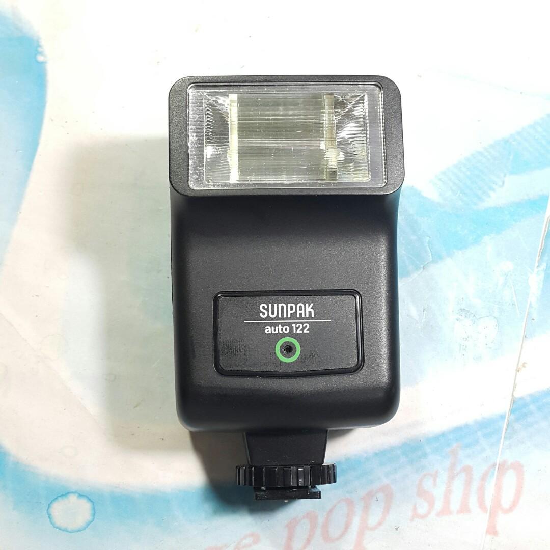 Sunpak Auto 122 Mint Tested (Category: Flashes) located in Paranaque City. Submitted by vintagepopsicle (Listing ID 1149354237, Image 1). Description: Make reading a habit Rare Vintage Sunpak Auto 122 Mint and Tested. We can send video test for serious buyers. With hard to find built in Cable for Vintage Cold Shoes. Works great with Hot shoes, as well as those needing cables such as the Spotmatic or Minolta SRT series. Two(2) Auto Modes plus Manu