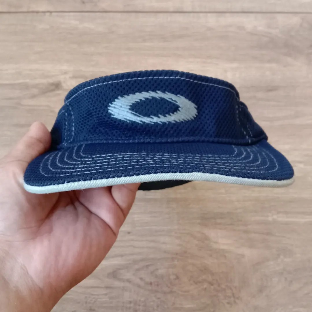 Topi oakley, Fesyen Pria, Aksesoris 