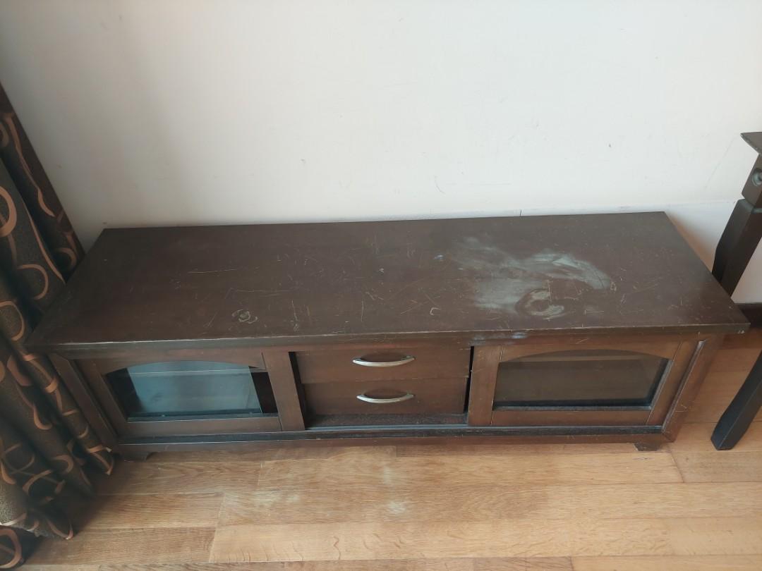 TV and Desk, Furniture & Home Living, Furniture on Carousell