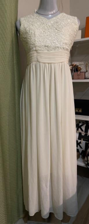 White long dress (Category: Evening dresses & gowns) located in Naga. Submitted by AFTph (Listing ID 1149366421, Image 1). Description: Once lang na gamit .