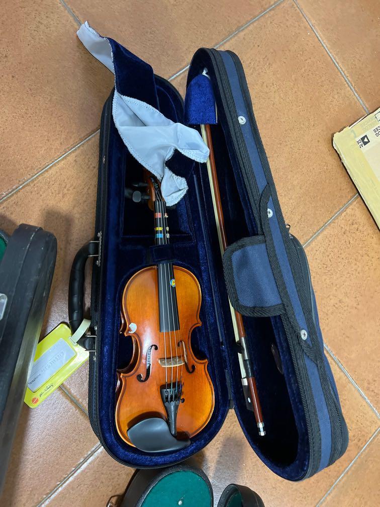 4 x Children’s Violins for sale!, Hobbies & Toys, Music & Media