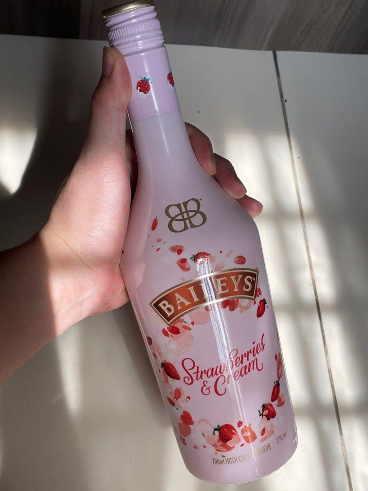 BAILEYS STRAWBERRY & CREAM 700ml, Makanan & Minuman, Minuman ...