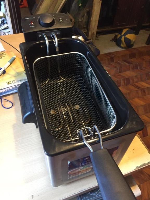 Baumann 3L deep fryer US brand (Category: Fryers) located in Manila. Submitted by maybonifacio (Listing ID 1149513002, Image 1). Description: For only P1799 brand new price of P2,500 location Pandacan manila near nagtahan along quirino ave 3.0 liter oil capacity - generously sized for the whole family Immersed heating element for fast heating and cooking Adjustable temperature control from 130-190° With ready light indicator Detachable lid with v