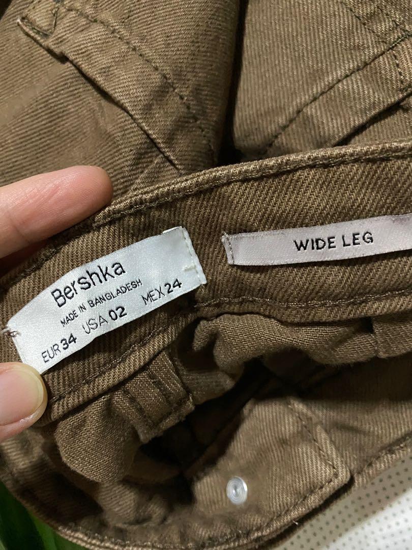 Bershka Wide Leg Jeans, Women's Fashion, Bottoms, Jeans on Carousell