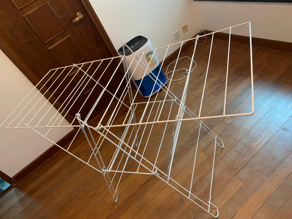 FREE IKEA FROST CLOTHES DRYER RACK IN / OUTDOOR AIRER HORSE, 傢俬＆家居, 傢俬