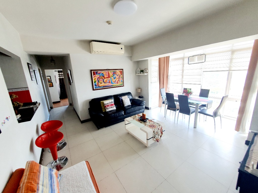 Corner Two Bedroom 2BR at Two Serendra view of the Lagunda de bay