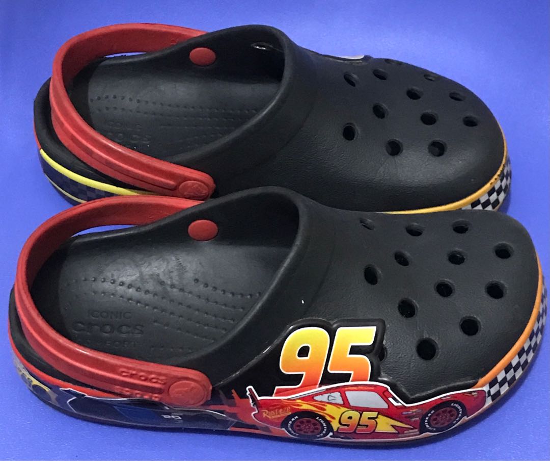 Crocs lightning McQueen, Men's Fashion, Footwear, Slippers & Slides on