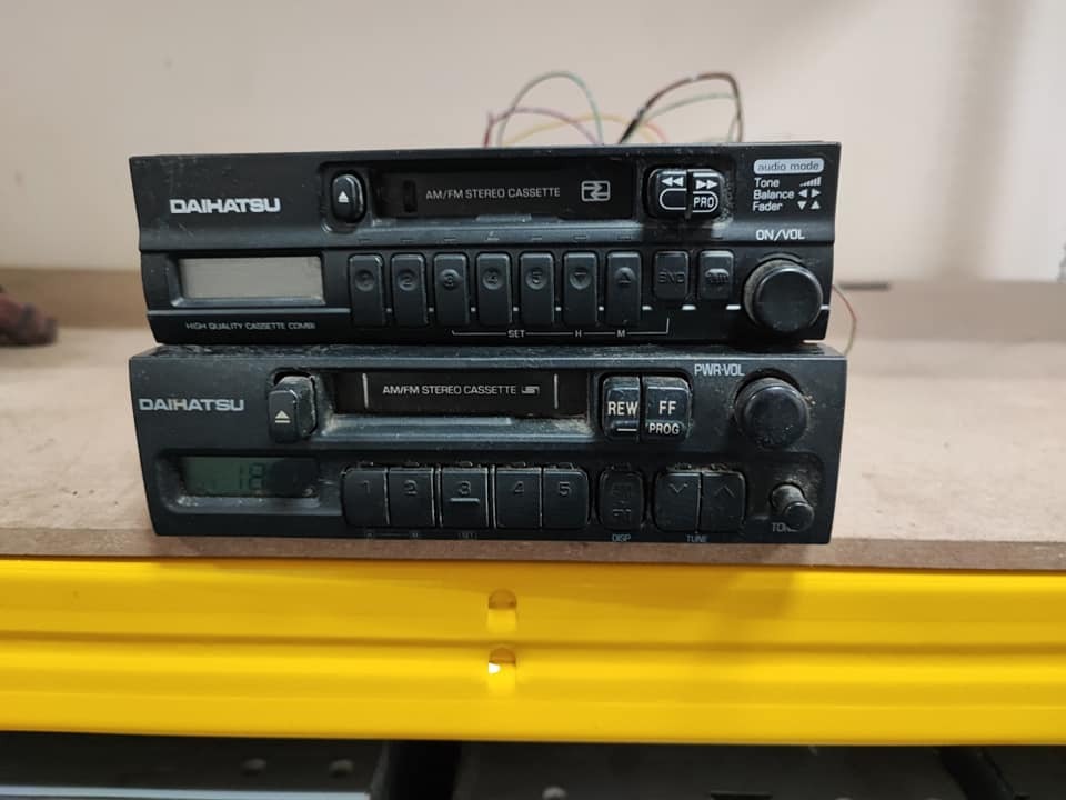 1990s Clarion Daihatsu CRH51 Car Cassette Radio Player + Video / Tested 