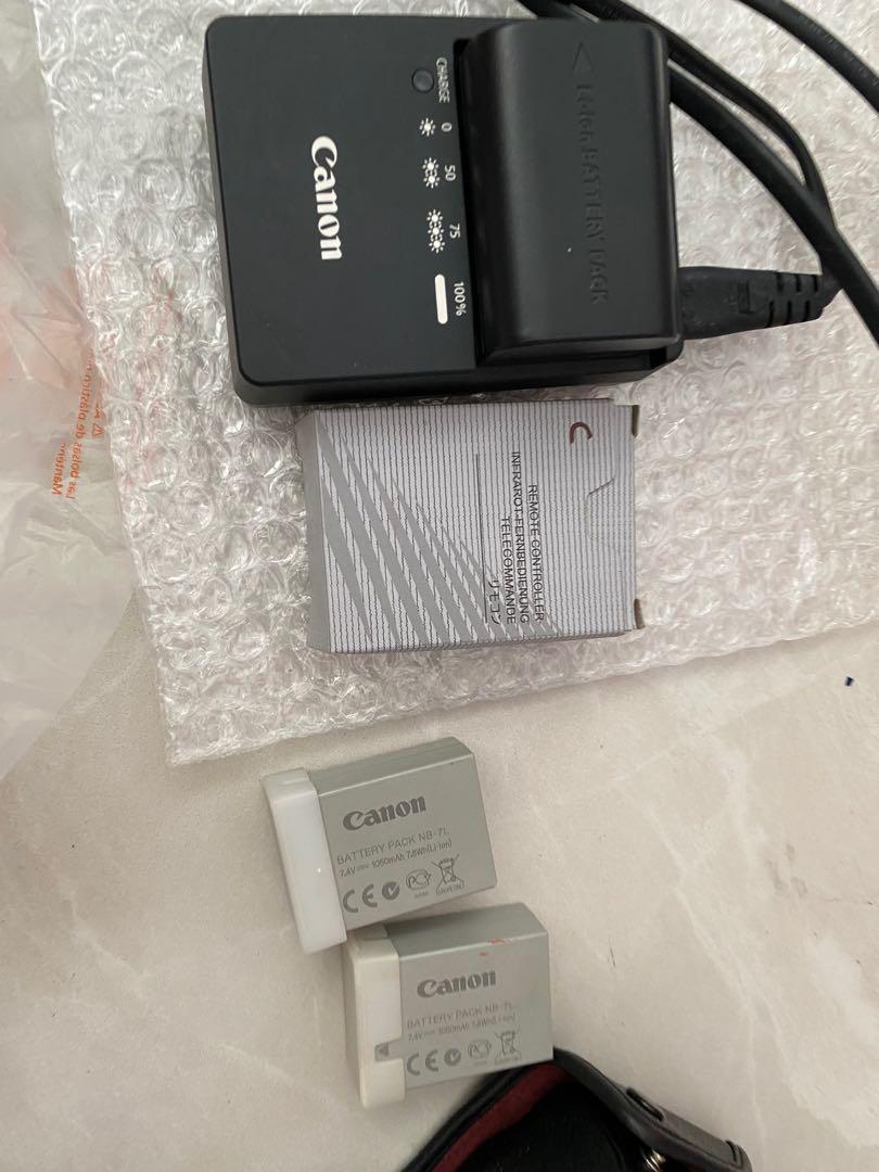 Digital Camera (Category: Cameras) located in Singapore. Submitted by hdyjuls (Listing ID 1149447408, Image 2). Description: $800 for both cameras Still in working condition With dry cabinet and camera bag Price negotiable.