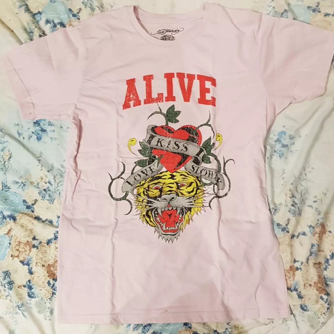 ED HARDY BABY PINK GRAPHIC TEE, Fesyen 