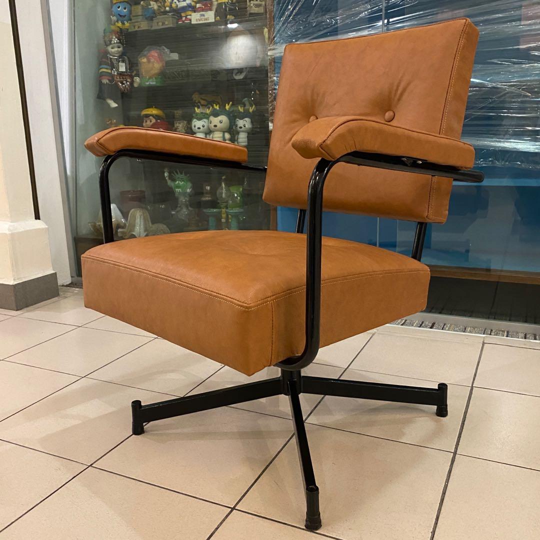 Retro store swivel armchair