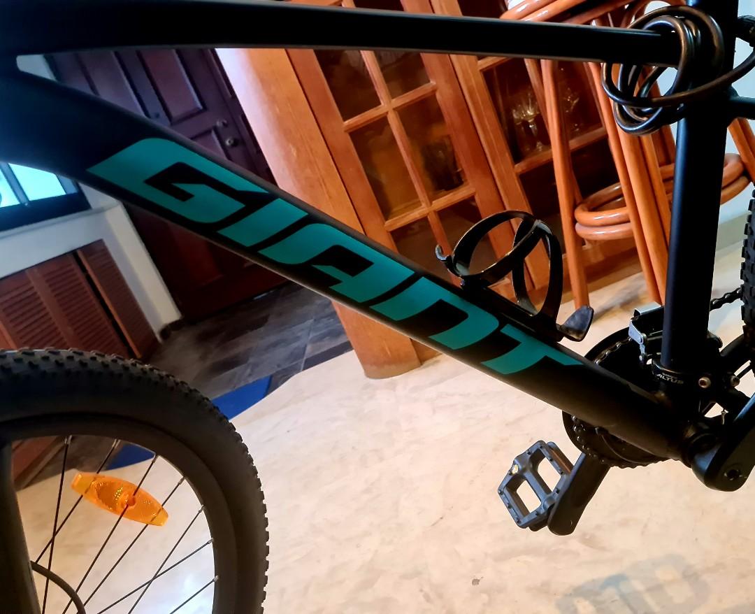Giant Talon S x 27.5 Sports Equipment Bicycles Parts Bicycles