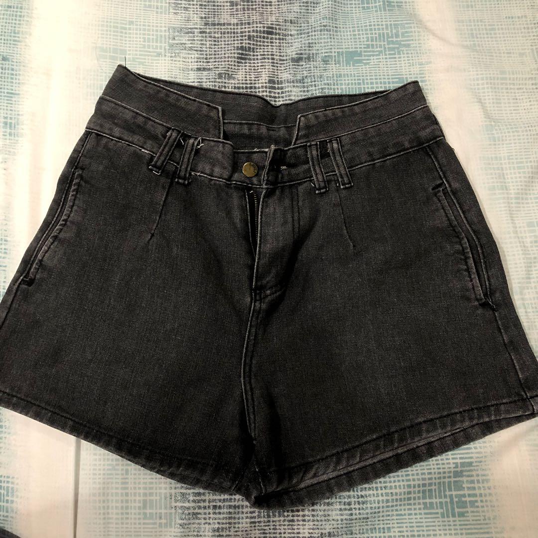 Grey Shorts, Fesyen Wanita, Pakaian 