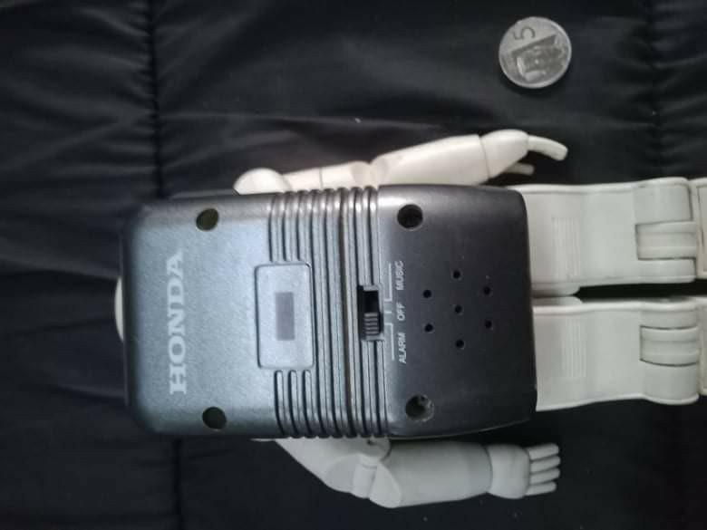 Honda Asimo Robot (Category: Vehicle & Diecast Models) located in Guiguinto. Submitted by wis.wis1 (Listing ID 1149482466, Image 3). Description: Baka meron po naghahanap Issue nagloloose un clock setting at wala cover un face.. Bagay na bagay display sa mga naka classic na model ng Honda Car.. Salamat po...
