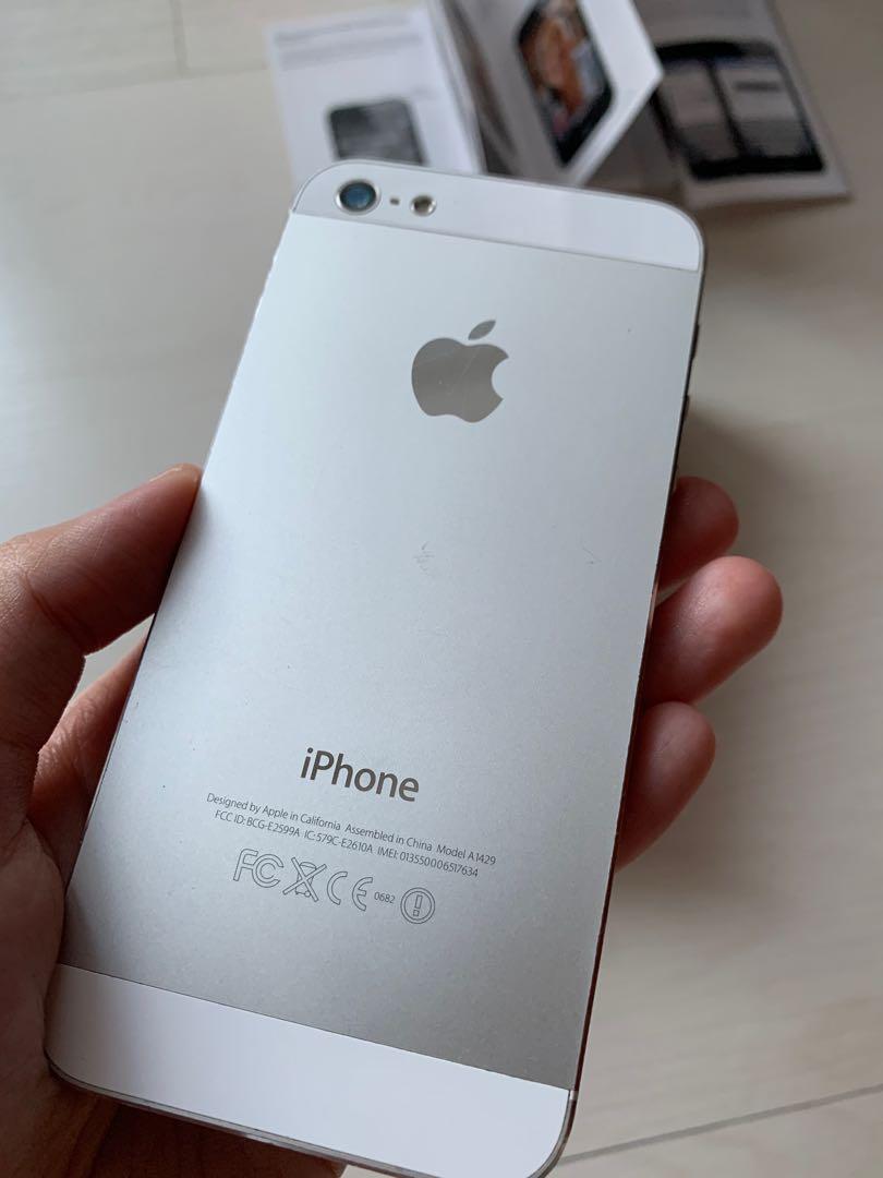 iPhone 5 White/Silver 16gb (complete accessories) (Category: Others) located in Quezon City. Submitted by marysthings (Listing ID 1149454178, Image 3). Description: Globe locked Minor Scratches on the sides and back Home button rotating but functioning 👌🏻 Excellent working condition 👌🏻 Earphones, Charger and original box included 👌🏻 First owner 👌🏻 RFS: not using Payment mode: Gcash or Metrobank.