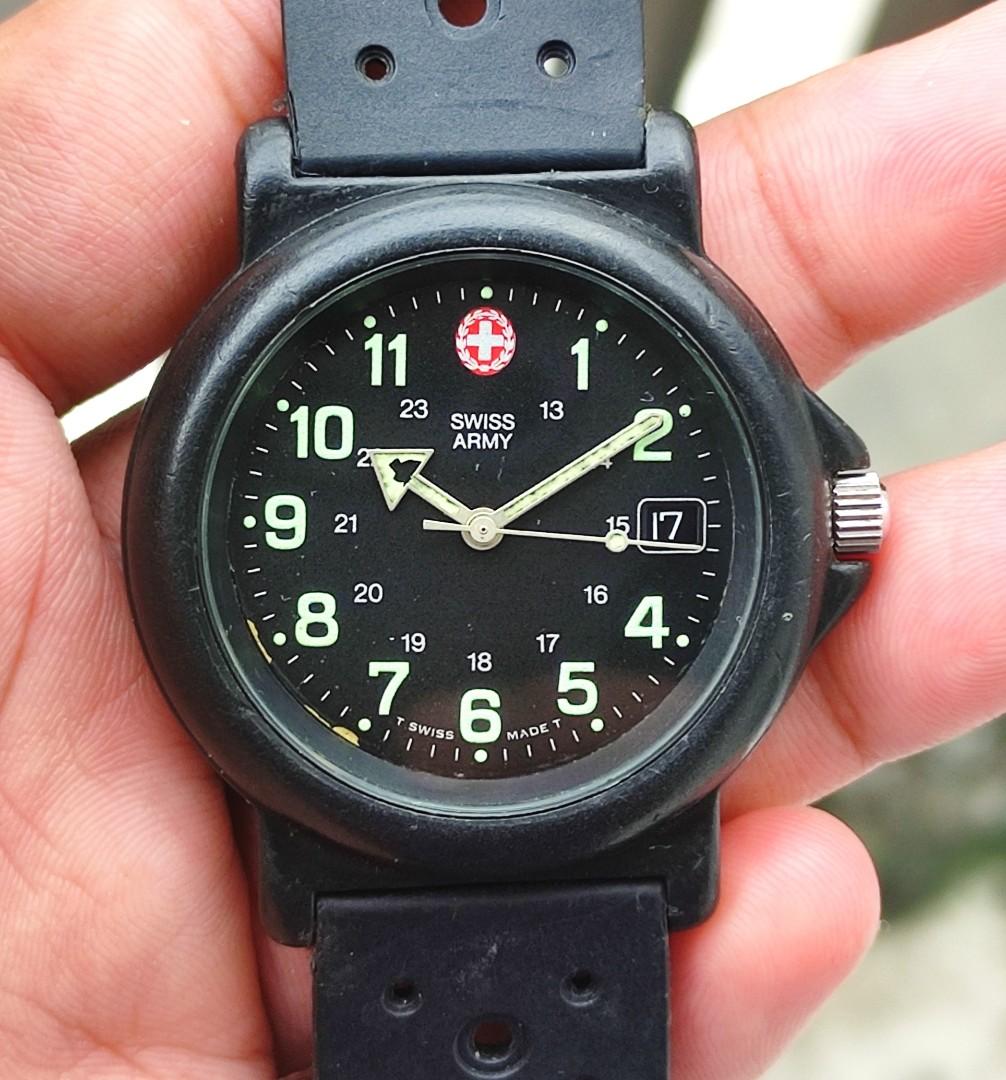 Jam tangan shop victorinox swiss army