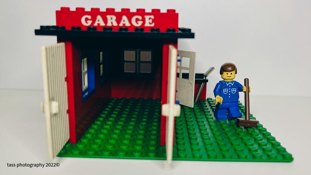 Lego vintage garage 2025